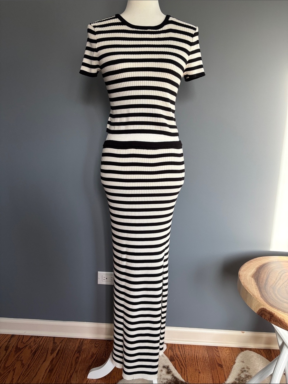 Olive & Oak Black and White Striped Ribbed Crop and Maxi Skirt Set Size Large